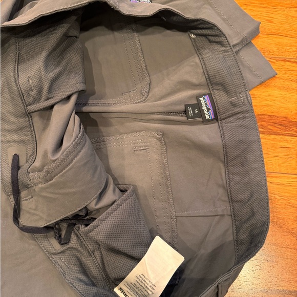 Patagonia Women’s Charcoal Cargo Pants - Picture 3 of 3